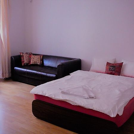 Lion Apartments Medena, Big Size, High Ceilings Bratislava Luaran gambar