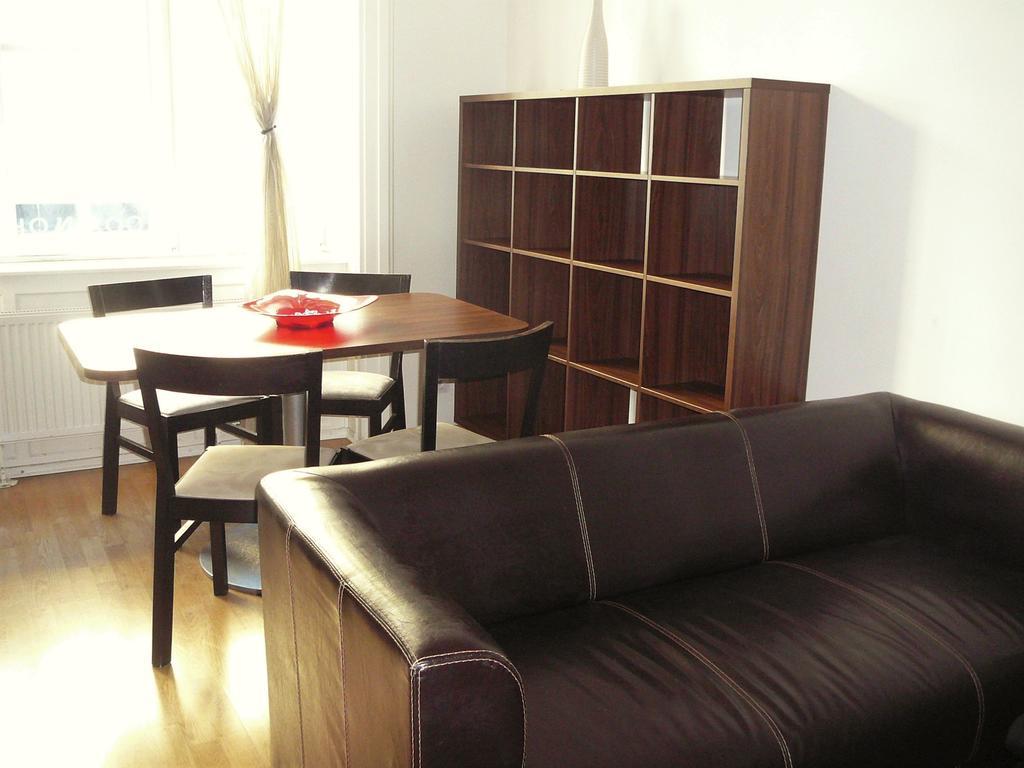 Lion Apartments Medena, Big Size, High Ceilings Bratislava Luaran gambar