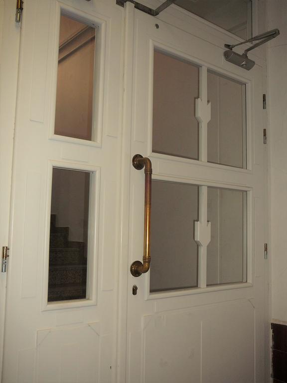 Lion Apartments Medena, Big Size, High Ceilings Bratislava Luaran gambar