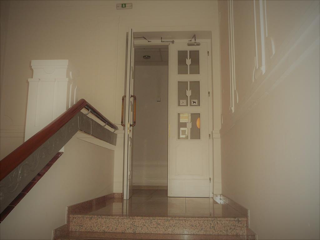 Lion Apartments Medena, Big Size, High Ceilings Bratislava Luaran gambar