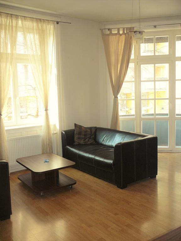 Lion Apartments Medena, Big Size, High Ceilings Bratislava Luaran gambar