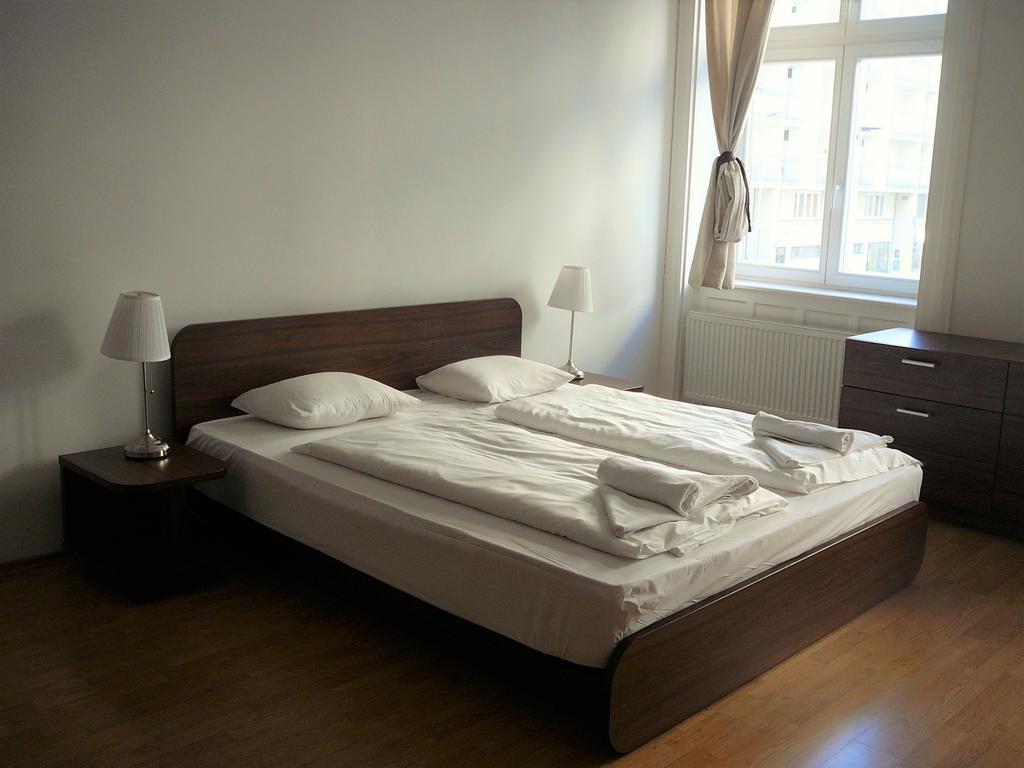 Lion Apartments Medena, Big Size, High Ceilings Bratislava Luaran gambar