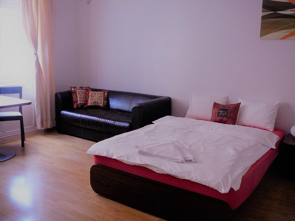 Lion Apartments Medena, Big Size, High Ceilings Bratislava Luaran gambar